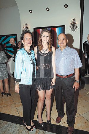 Irma Botello de González, Lucía González y Hernán Botello