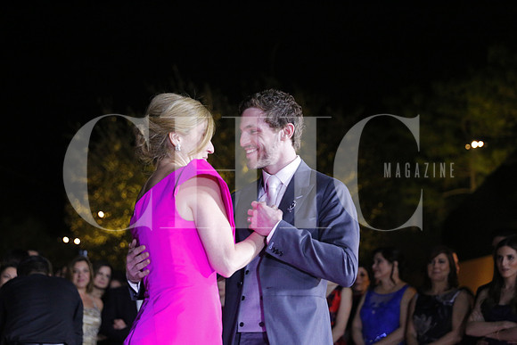 Jorge Canavati bailando con su madre (5)