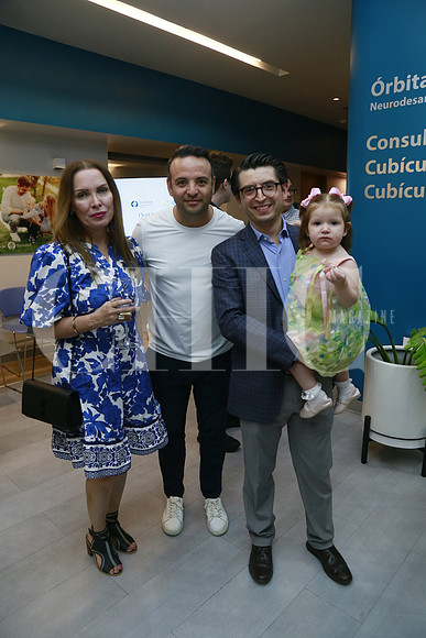 Claudia Ayala, Tony Lozano, Juan Francisco Lozano y Roberta Lozano (3)