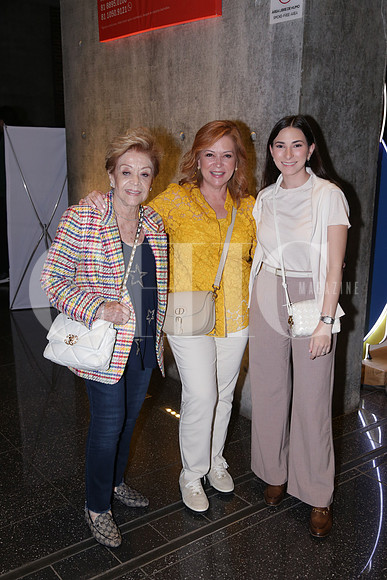 Yvonne Aguirre, Claudia de Marcos e Ivanna Marcos