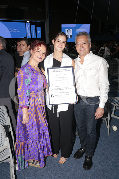 Mayela Elizondo, Miranda Guadiana y Daniel Guadiana 2