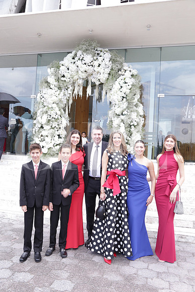 Santiago Safi, Rodrigo Safi, Daniela Safi, Roberto Safi, Katy de Safi, Mariana Safi y Valeria Safi 1