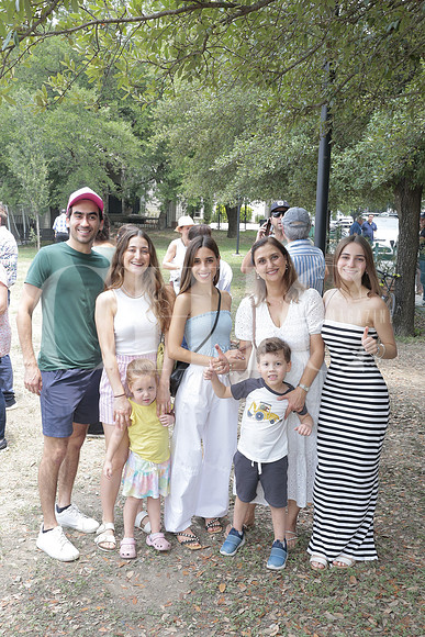 Fernando Flores, Monica Lugo, Maria Jose Lugo, Norma Chapa, Monica Chapa, Camila Villarreal y Marcelo Villarreal 5
