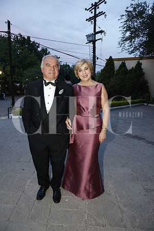 Mario Ricardo Hernández Del Bosque y Milagros Saro de Hernández