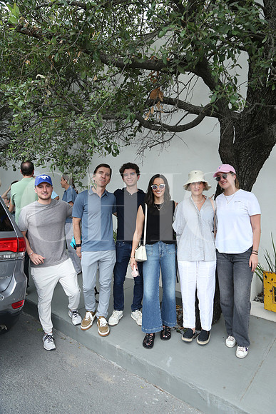 Juan Diego Lobeira, Marcelo de la Garza, Marcelo de la Garza, Gaby Beltran, Paloma Tijerina de Lobeira y Paloma Lobeira 0