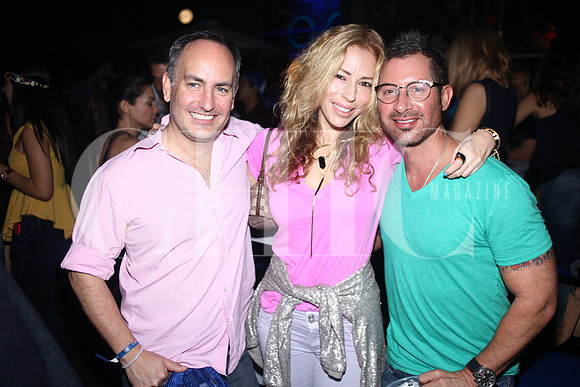 Alberto González e Itziar Bustindui y Juan Pablo Treviño