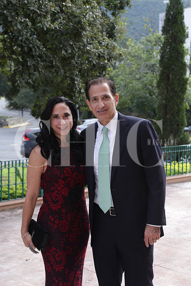 Laura Valdés de Kalifa y Antonio Kalifa 0