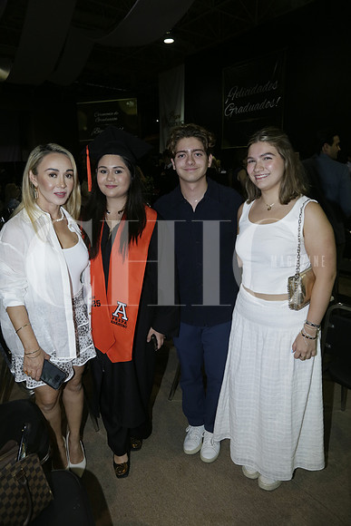 Flor Chavarria de García, Isabella García, Ián Recio, Ainoa Rodríguez (3)