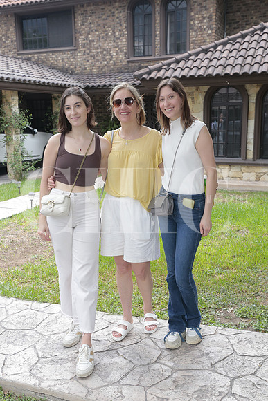 Regina Morales, Roberta Martinez y Jimena Morales 2