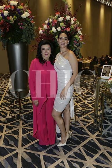 Aida de Barrera y Andrea García (2)