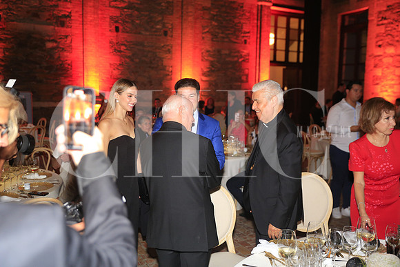 Samuel Garcia y Mariana Rodriguez 9