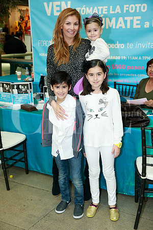 Melissa González de Ayala, Jorge Ayala, Alessia Ayala y Natalia Ayala