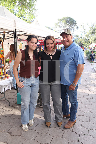 Loretta Azcona, Sylvia Leal y Angel Azcona 1