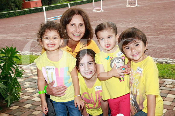 Denisse Cantú, Rosa Alicia de Cantú, Andrea Villalvazo, Viviana Cuervo y Fernando Villalvazo (3)