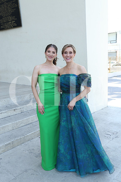 Marian Fernández y Rosalia Alonso de Fernández 0