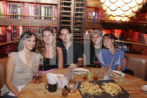 Isabella Maccaferri, Nicolle Gutierrez, Bernardo Garza, Gerardo Gonzalez y Natalia Gutierrez 2