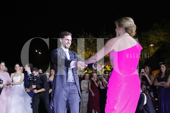 Jorge Canavati bailando con su madre (7)