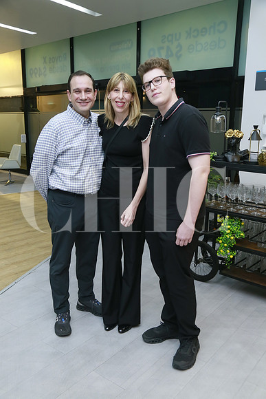 César Gómez, Priscila Vizcaino y Patricio Gómez