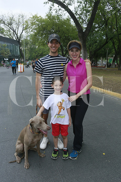 Adrian Lozano, Jorge Lozano y Alejandra Maiz de Lozano (2)