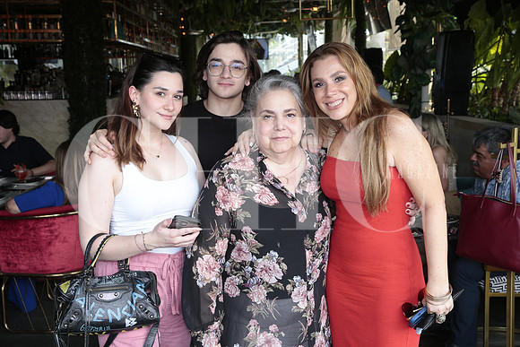 Valeria Balboa, Praxedis Balboa, Mireya Naredo y Lupe Naredo 2