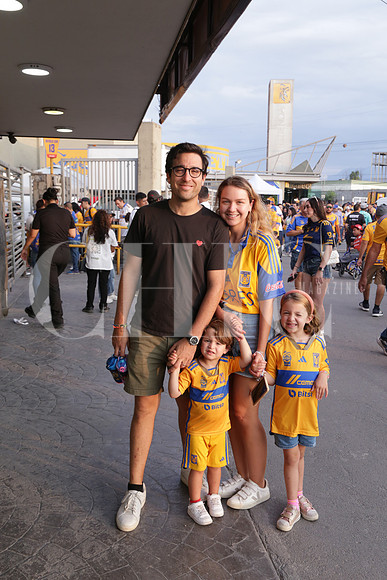 Enrique Rodríguez, Karla Padilla, Enrique Rodríguez y Valeria Rodríguez