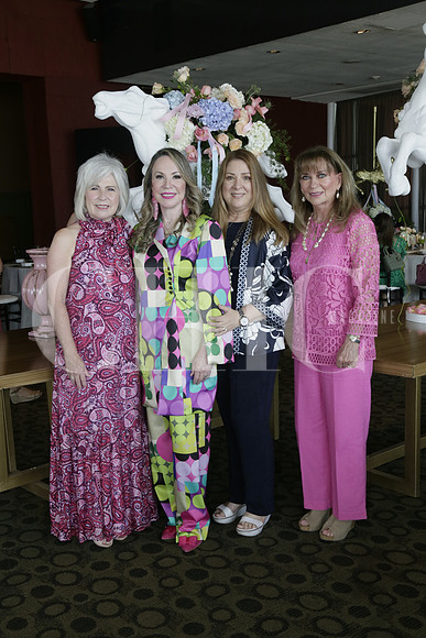 Magaly Garza de Marfil, Sonia Garza de Ocampo, Sirenia González de Fernández y Graciela García