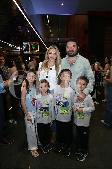 Marcela de Flores, Oscar Flores, Monse Flores, Mauricio Flores, Santiago Flores y Oscar Flores 1
