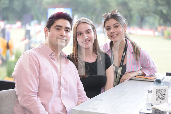 Mauricio Ceballos, Olaya Martinez y Sofia de Leon 3