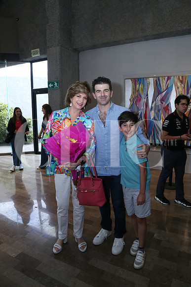 Myrna Dieck de Marcos, Victor Marcos y Victor Marcos