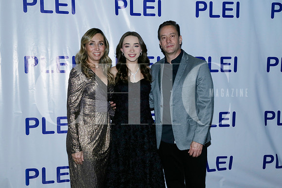 Angeles Treviño, Loretta Veiga y Cesario Veiga