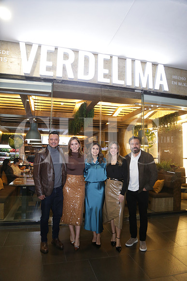 Eduardo Guerrero, Ana Elisa González, Jimena Guerrero, Daniela López y Marco Guerrero 2