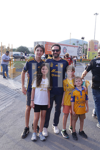 Gabriel de la Garza, Paloma de la Garza, Iván de la Garza, Guille Rodríguez y Max Rodríguez1