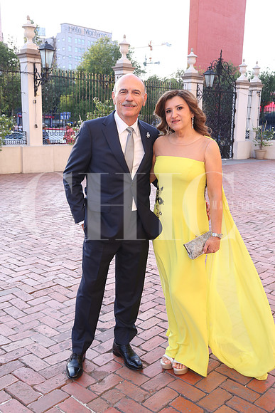 Carlos Villarreal y Adriana Martínez de Villarreal ( Papás Novio)0