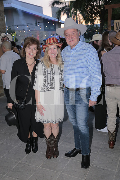 Ofelia Treviño, Melissa Bishop y Jose Navarro 2