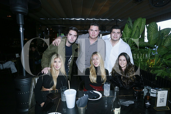 (Colmillo)  Juan Garza, Eduardo González, Jorge Luis Hernández, Mariana Ramírez, Maria Fernanda Valencia y Celina Salinas