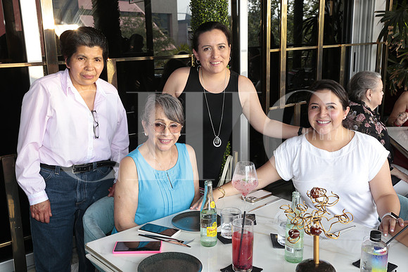 Josefina Aguilar, Diana Muñoz, Cony Arroyo y Tanya Muñoz 2