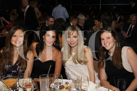 Gaby Gutiérrez de González, Cristy González de Assad, Katia Garza de Cueva y Fernanda Camelo de Canavati