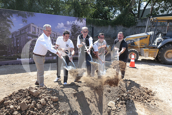 Adrian Garza, Gustavo Marcos, Jose Lobaton, Ricardo Lobaton, Bernardo Pozas y Gustavo Marcos 6