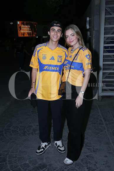 Alexandro Ross y Valeria Godines0