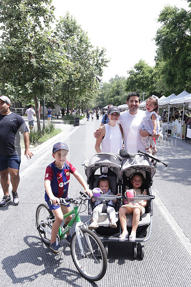 Marcela González, Eugenio Ferández, Lucia Ferández, Andrés Fernández, Emiliá Fernández y Lucía Fernández 1