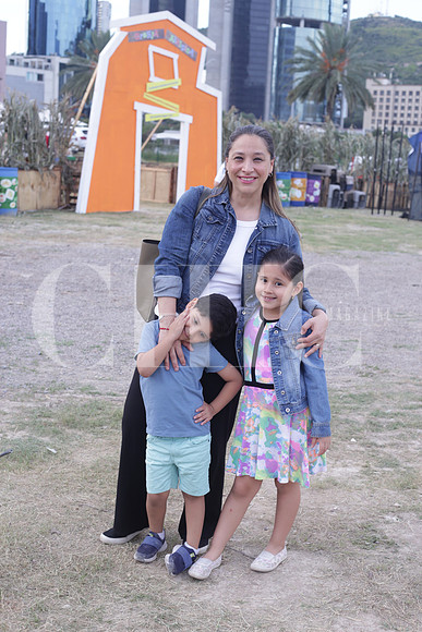 Daniela Juárez, Eugenia Muñoz y Daniela Muñoz 0