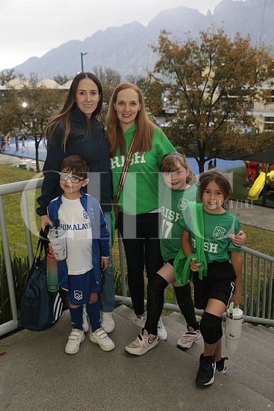 Mateo Martinez, Lorena Hernandez, Cristina Gonzalez, Maria Santos y Cordelia Gonzalez 3