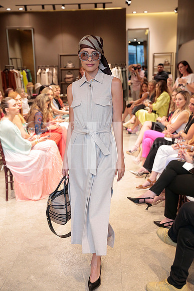 Modelos de Rafa Zuñiga vistiendo Max Mara 139