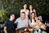 Oscar Peña, Oscar Peña, Elsa Gomez, Luciana Peña, Paloma Peña y Mercedes Peña 10