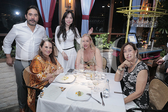 Juan Pablo Ramirez, Elvira Lozano, Maddhai de León, Barbara Perusquia y Cristina Ritney 5