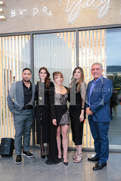 Ramon Almaguer, Isela Montes, Ileana Rodriguez, Yuly Almaguer y Ramon Almaguer 2