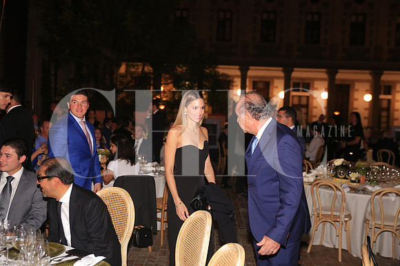 Samuel Garcia y Mariana Rodriguez 4