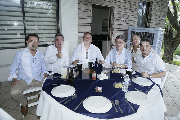 Luis Canales, Hugo Martínez, Ramiro González, Ricardo Canales, Ricardo Martínez y Javier Aarón González