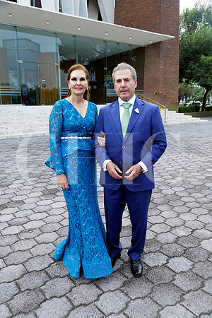 (papás del novio) Blanca González de Treviño y David Treviño (2)