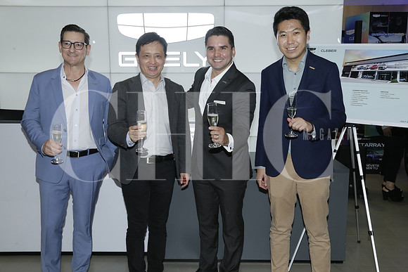 René Becerra, Tony Chi, Alfredo Villanueva y Shichuan Zhufu